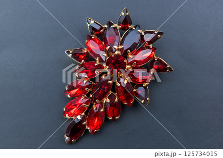 Elegant vintage accessory brooch flat shot for women Elegant vintage accessory brooch flat shot for women 125734015