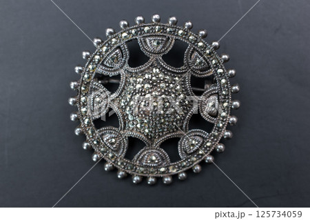 Retro floral brooch for women clean soft photo Retro floral brooch for women clean soft photo 125734059