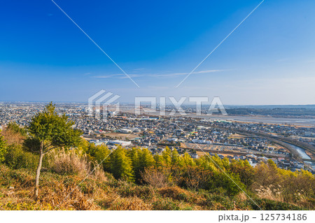 島田市の白岩寺公園から見た島田市の街並みと風景(静岡県) 島田市の白岩寺公園から見た島田市の街並みと風景(静岡県) 125734186