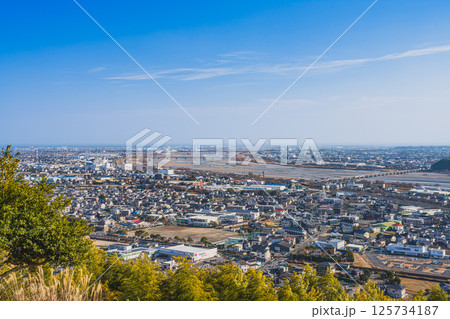 島田市の白岩寺公園から見た島田市の街並みと風景(静岡県) 125734187