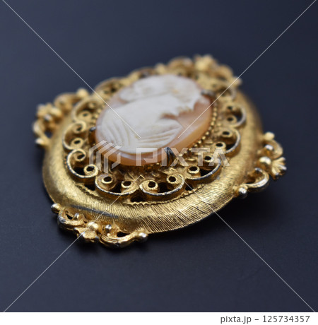 Romantic style jewelry brooch image for womens fashion Romantic style jewelry brooch image for womens fashion 125734357