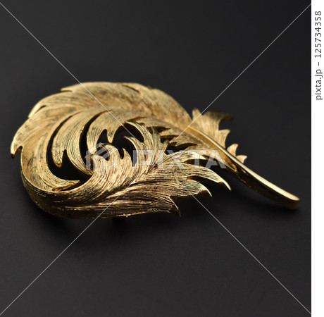 Retro brooch handmade floral style for women fashion photo 125734358