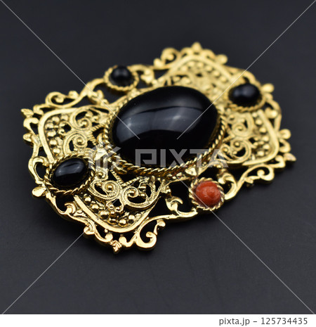 Brooch for women vintage style laid flat fashion image 125734435