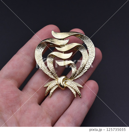 Jewelry floral brooch romantic vintage style flat photo Jewelry floral brooch romantic vintage style flat photo 125735035