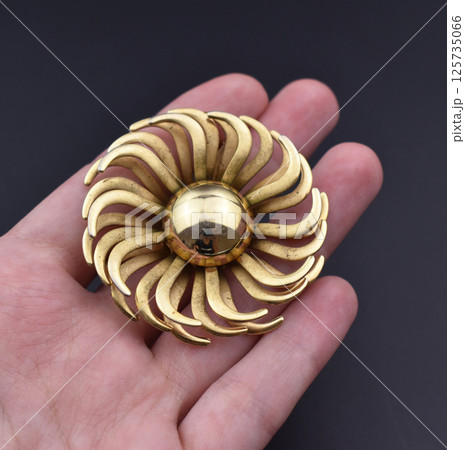 Product photo brooch with floral vintage design 125735066