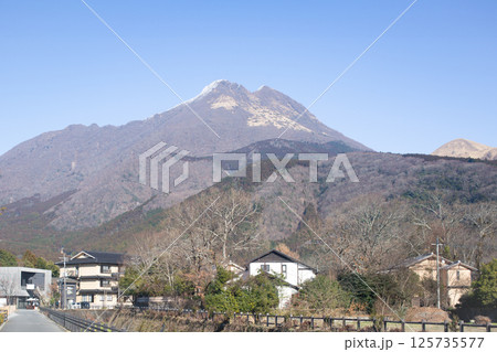 冬の由布岳 125735577