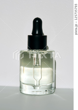 Serum extract for the face with bisabolol and squalane in the sun. 125735793