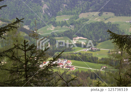 Exploring the breathtaking landscapes of Kufstein in Tyrol, where lush green valleys meet charming villages nestled amid majestic mountains 125736519