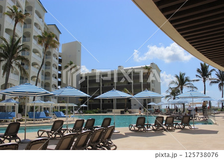 青い海と純白の砂で世界中から愛されるメキシコ随一リゾート、カンクン！オールインクルーシブホテル宿泊 125738076