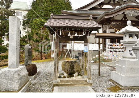 春の北海道函館市で高穂神社境内の風景を撮影 春の北海道函館市で高穂神社境内の風景を撮影 125738397