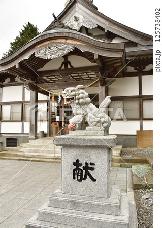 春の北海道函館市で高穂神社境内の風景を撮影 春の北海道函館市で高穂神社境内の風景を撮影 125738402