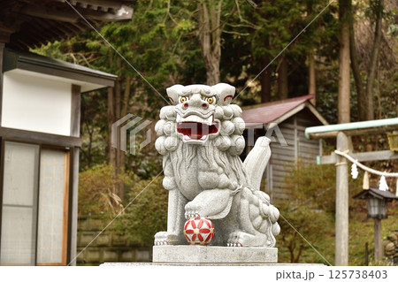 春の北海道函館市で高穂神社境内の風景を撮影 春の北海道函館市で高穂神社境内の風景を撮影 125738403