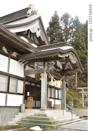 春の北海道函館市で高穂神社境内の風景を撮影 春の北海道函館市で高穂神社境内の風景を撮影 125738428