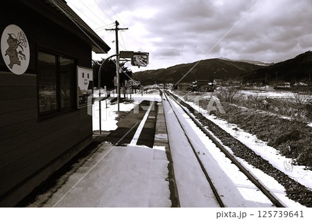 JR釜石線 綾織駅 125739641