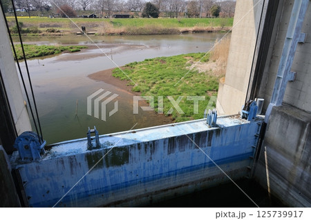 権現堂調節池水門 125739917