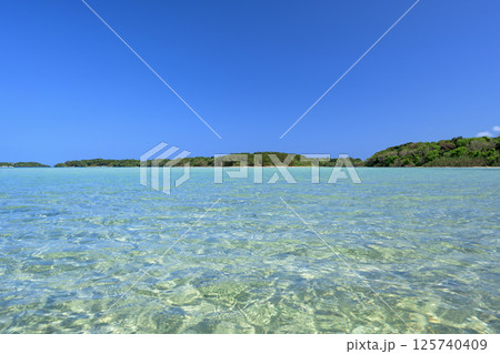 石垣島の空と海が一体となる絶景ビーチ 石垣島の空と海が一体となる絶景ビーチ 125740409