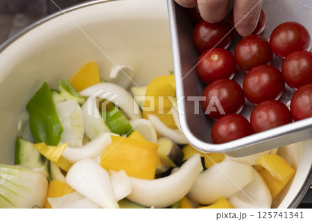 ラタトゥーユを作る工程 125741341