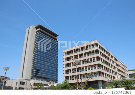 高槻市役所の建物外観 125742362