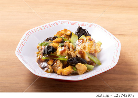 豚肉と卵のオイスターソース炒め 豚肉と卵のオイスターソース炒め 125742978