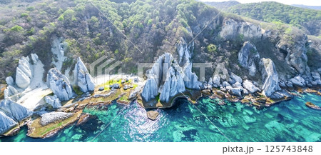 「青森県」ドローンで仏ヶ浦を空撮 下北半島佐井村 「青森県」ドローンで仏ヶ浦を空撮 下北半島佐井村 125743848