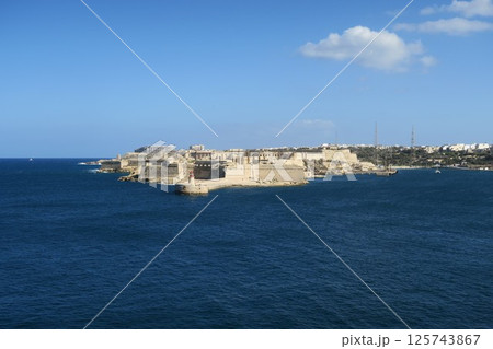 聖エルモ砦から見たリカソーリ要塞 125743867