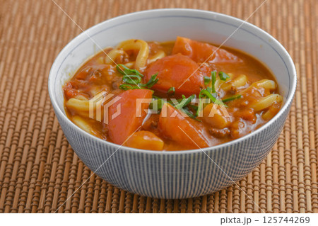 トマトカレーうどん 125744269