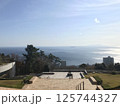 展望台から見る青空と海 125744327