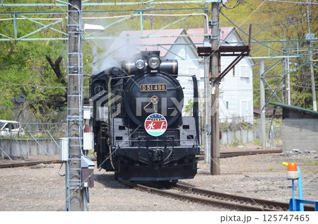 転車台に乗る蒸気機関車 125747465