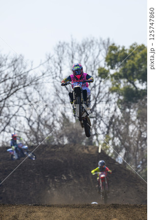 モトクロス 125747860
