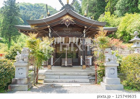 今熊山の登山口にある今熊神社(東京都八王子市) 今熊山の登山口にある今熊神社(東京都八王子市) 125749635