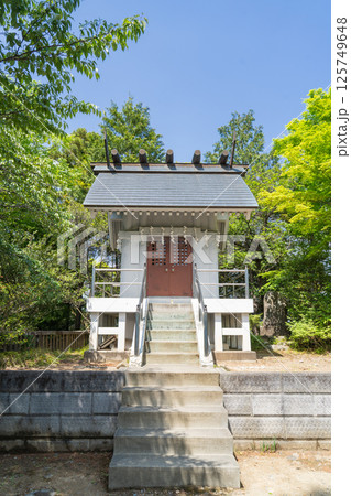 今熊山の山頂にある今熊神社奥宮(東京都八王子市) 今熊山の山頂にある今熊神社奥宮(東京都八王子市) 125749648