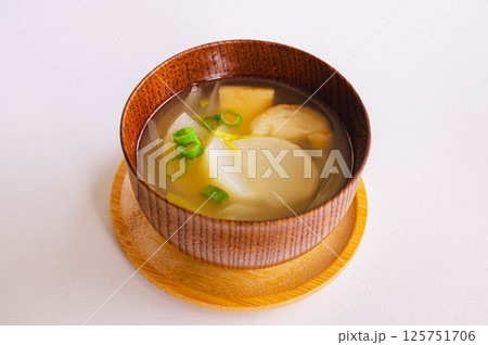 かぶと麩のみそ汁 かぶと麩のみそ汁 125751706