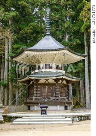 世界遺産高野山　六角経蔵　壇上伽藍　和歌山県 125751778