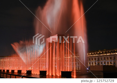 大屋根リングと噴水ショー 125752729