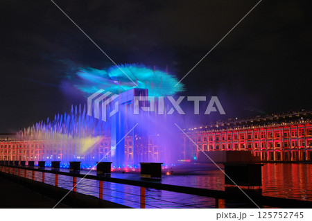 大屋根リングと噴水ショー 大屋根リングと噴水ショー 125752745