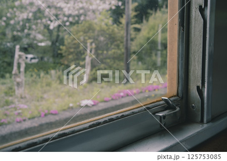 小湊鐵道　キハ200型の車内 125753085