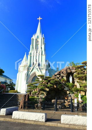 【長崎県】快晴の平戸ザビエル記念教会 125753578