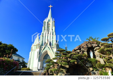 【長崎県】快晴の平戸ザビエル記念教会 125753580