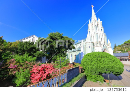 【長崎県】快晴の平戸ザビエル記念教会 125753612