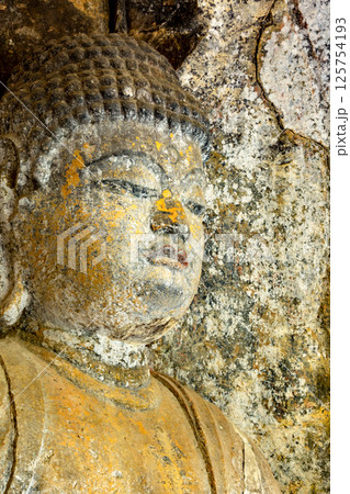 臼杵石仏 中尊阿弥陀如来像 臼杵石仏 中尊阿弥陀如来像 125754193