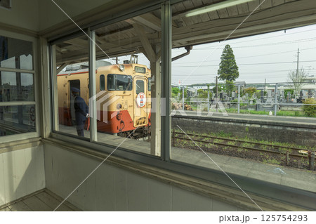 小湊鐵道 上総牛久駅の風景 キハ40 小湊鐵道 上総牛久駅の風景 キハ40 125754293