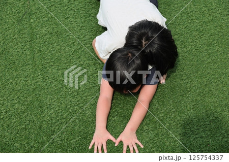 キッズ 子供 小さい子 125754337
