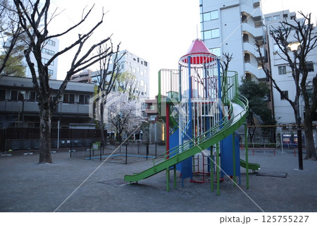 桜の季節の恵比寿公園(東京都渋谷区) 桜の季節の恵比寿公園(東京都渋谷区) 125755227