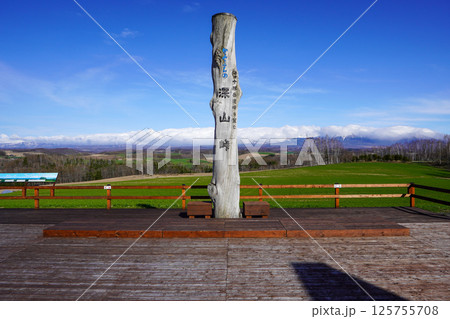深山峠から見る風景（北海道上富良野町 125755708