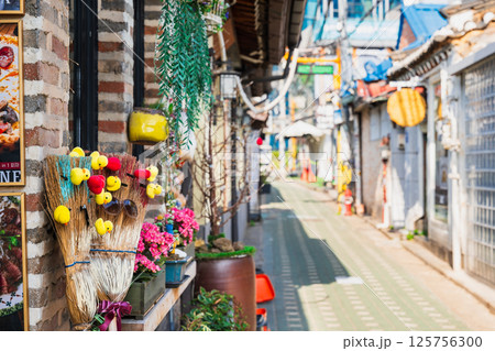 ソウル　韓屋リノベショップが建ち並ぶ益善洞（イクソンドン） 125756300