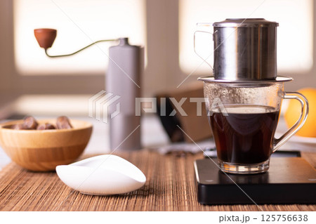 preparation of specialty coffee infusion 125756638