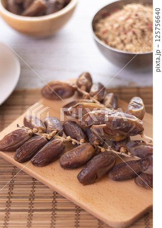 breakfast with dates and cereal breakfast with dates and cereal 125756640