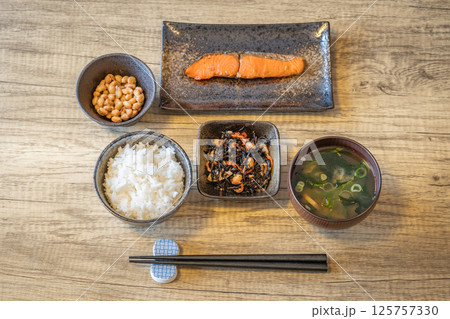 【和食】和風の朝食 【和食】和風の朝食 125757330