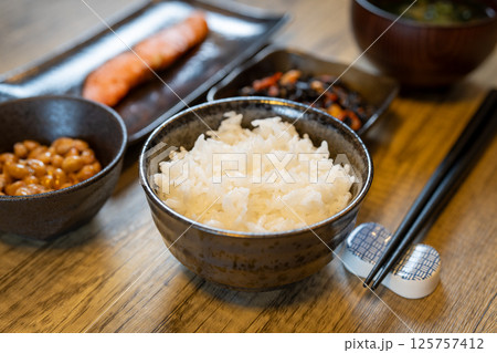 【和食】和風の朝食【白米】 【和食】和風の朝食【白米】 125757412