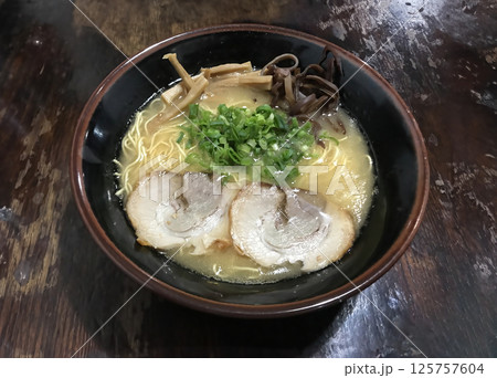 豚骨ラーメン 125757604